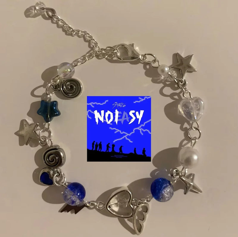 Pulseira Inspirada no Álbum Stray Kids – Estilo Y2K
