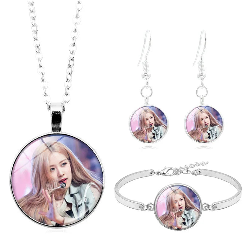 Conjunto de Acessórios Blackpink – Brinco, Bracelete e Colar Estilo K-Pop! 💖🎶